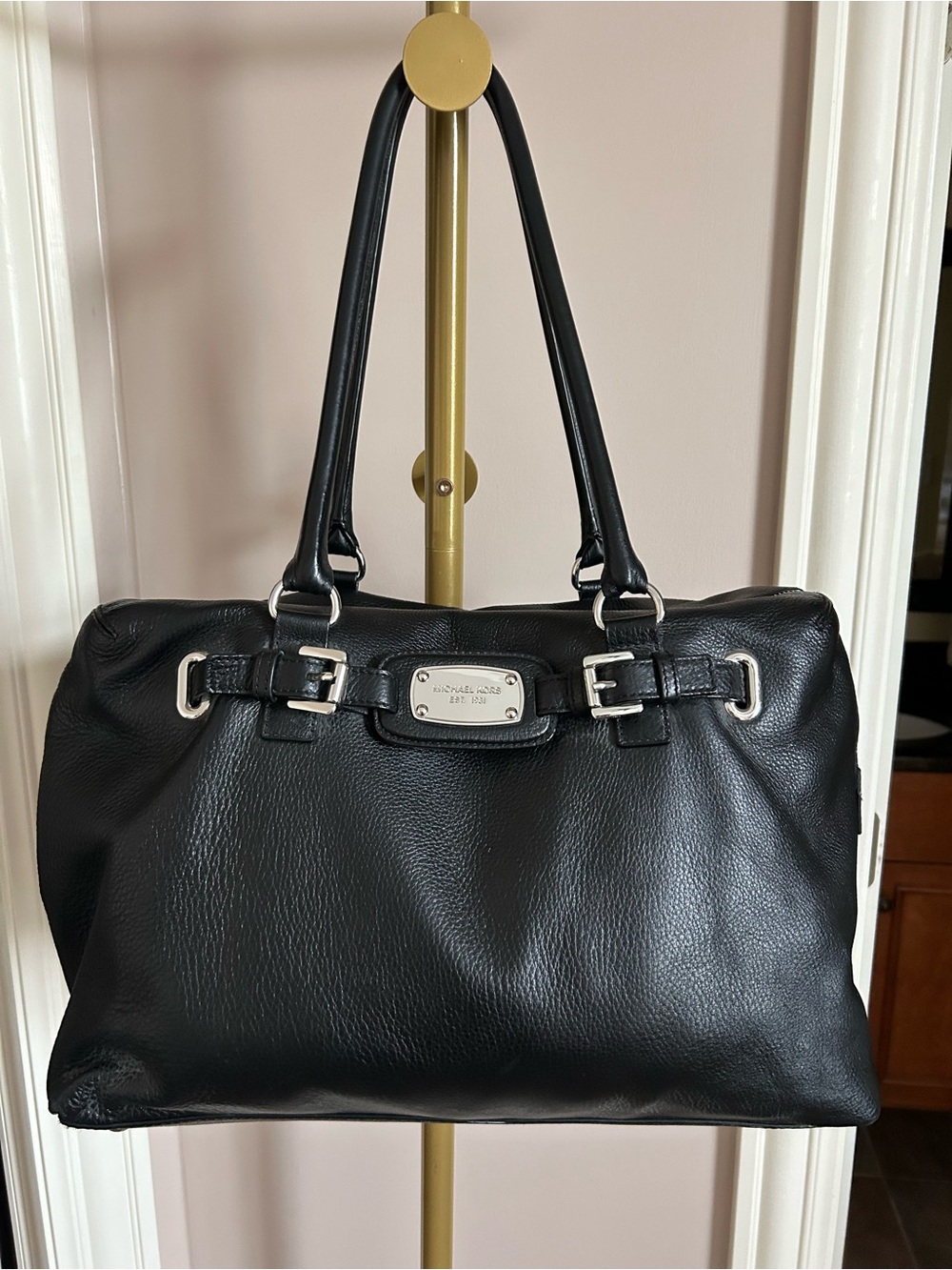 Michael Kors Hamilton
Weekender XL shoulder bag$448MSRP